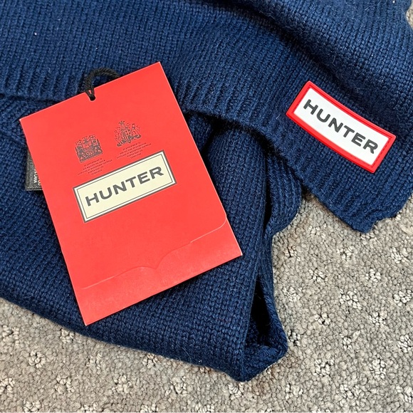 HUNTER Knit Scarf - Picture 3 of 5